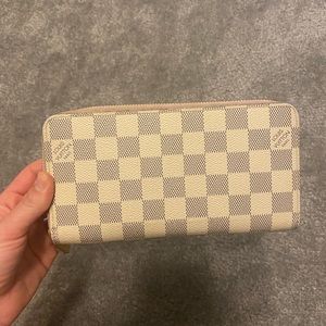Louis Vuitton Damier Azur Zippy Wallet